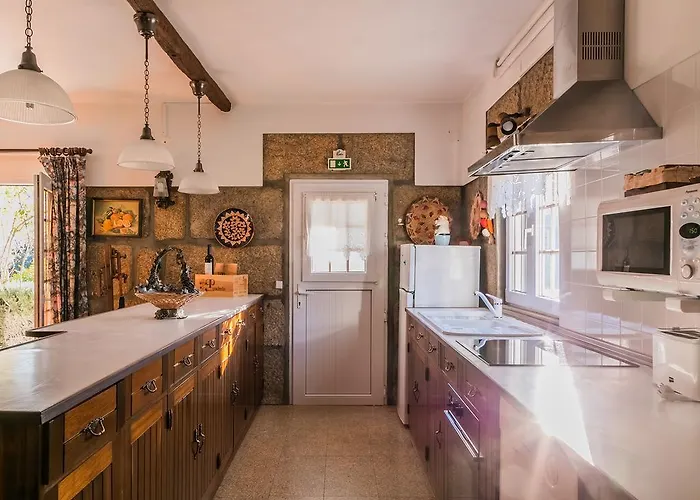 Quinta Da Padrela Winery House *